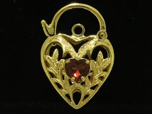 K41G Genuine Solid 9ct GOLD Natural Garnet HEART Padlock Clasp Pendant Lock - Picture 1 of 4