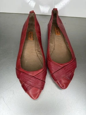 Zapatos sin cordones Miz Mooz Pointed Tor para mujer de cuero rojo desgastados talla 7,5 Foto 1 de 4