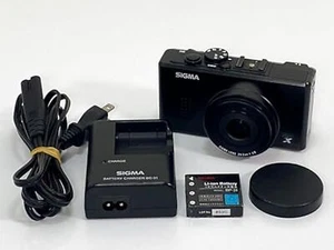 Sigma DP2 14MP FOVEON CMOS Sensor Digital Camera with 2.5 Inch TFT LCD - Picture 1 of 5