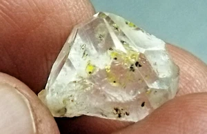 7 Cts Petroleum Quartz Crystal Specimens Moving Bubbles Inside from Pakistan - Picture 1 of 13