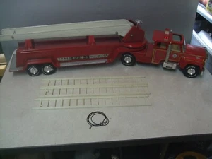 Vintage 80's Nylint Aerial Hook-N-Ladder Fire Truck Engine 885-Used - Picture 1 of 10
