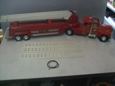 Vintage 80's Nylint Aerial Hook-N-Ladder Fire Truck Engine 885-Used - Image 1 of 4