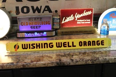 RARO LETRERO DE BARRA DE EMPUJE DE PUERTA DE METAL PINTADO NARANJA ESTAMPADO WISHING WELL AÑOS 50 SODA POP Foto 1 de 4