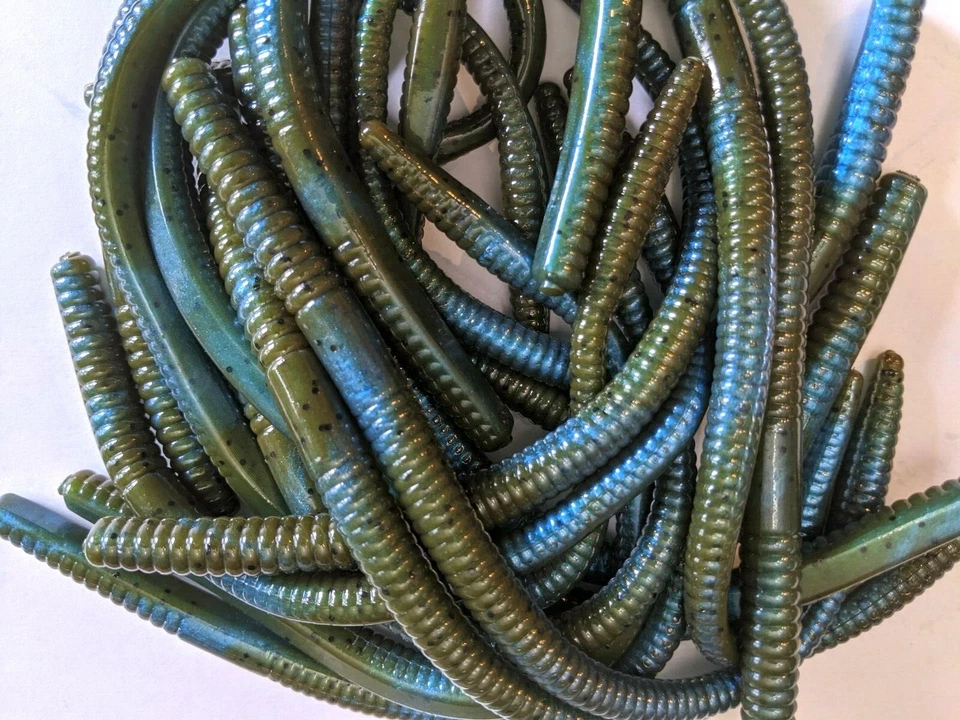 DOLITTLE & FISHMORE 25 PK-8" FINESSE WORMS-"GREEN PUMPKIN BLUE SWIRL"-HEAVY SALT & SCENT- BASS-USA