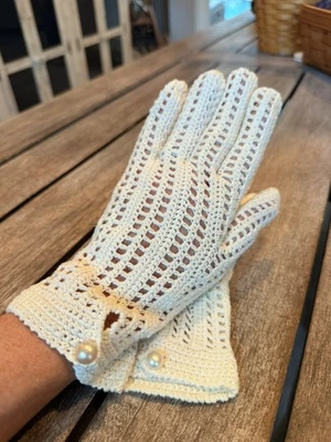 Guantes de encaje de ganchillo de inspiración vintage - hechos a mano, marfil, pequeños/medianos Foto 1 de 4
