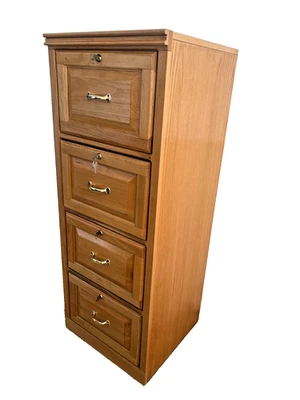 Precioso archivador vintage roble rubio cuatro cajones con cierre, llaves, tamaño legal Foto 1 de 4