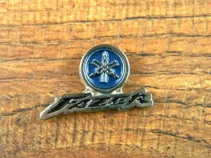YAMAHA FAZER VEST PIN 1-1/4" x .3/4" LAPEL PIN BADGE MOTORCYCLE MC RIDER BIKER - Imagen 1 de 1