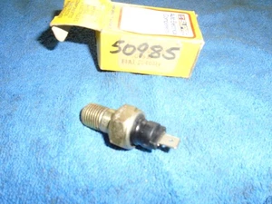 Pressostato olio Fiat Ritmo II 105TC, 125TC, 130TC, Lancia Thema 8.32 NOS - Foto 1 di 1