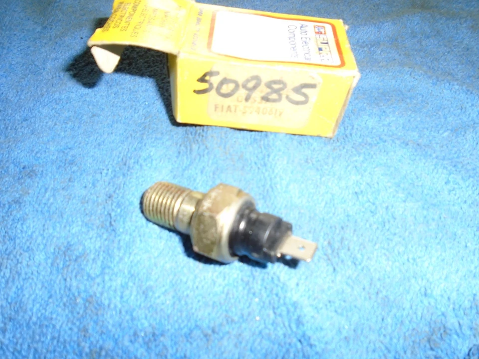 Pressostato olio Fiat Ritmo II 105TC, 125TC, 130TC, Lancia Thema 8.32 NOS - Immagine 1 di 1