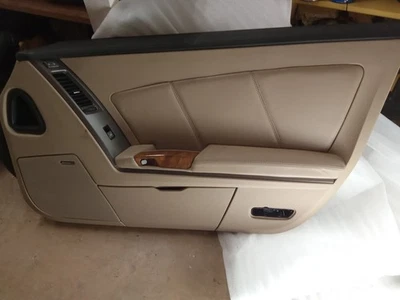 Panel de puerta delantera del lado derecho del pasajero OEM para Cadillac XLR Cashmere. Foto 1 de 2