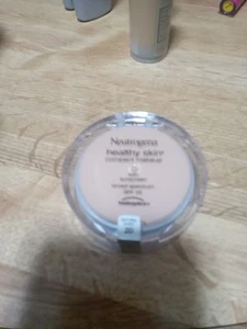 Neutrogena Healthy Skin Compact Makeup Sunscreen, 20 Natural Ivory Exp. 2024 - Picture 1 of 2