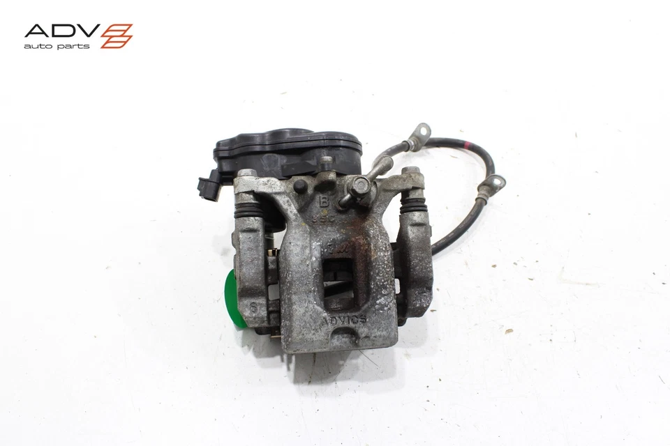 PINZA DE FRENO TRASERA DERECHA PASAJERO TOYOTA CROWN 2023-2025 OEM Foto 1 de 4