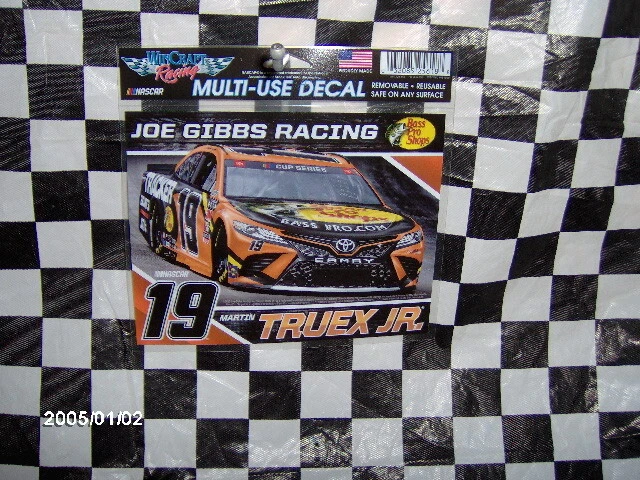Martin Truex Jr. # 19 Bass Pro Shops Ultra Calcomanía Foto 1 de 1