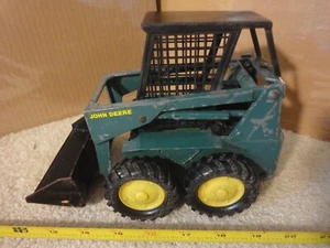 Vintage Ertl John Deere Skid Steer loader, 1/16 scale diecast model tractor. - Picture 1 of 6