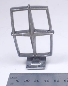 Ford Lincoln #D2VB-8B344-AA Vehicle Emblem Hood Ornament Mascot Front Logo Badge - Foto 1 di 4
