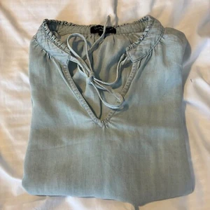 Velvet Heart Chambray Top Ruffle Sleeveless Tie Neck Casual Casual Blouse-L - Picture 1 of 3