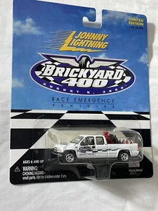2000 Johnny Lightning Brickyard 400 Race Emergency Pickup 1/10000 1/64 - Picture 1 of 2