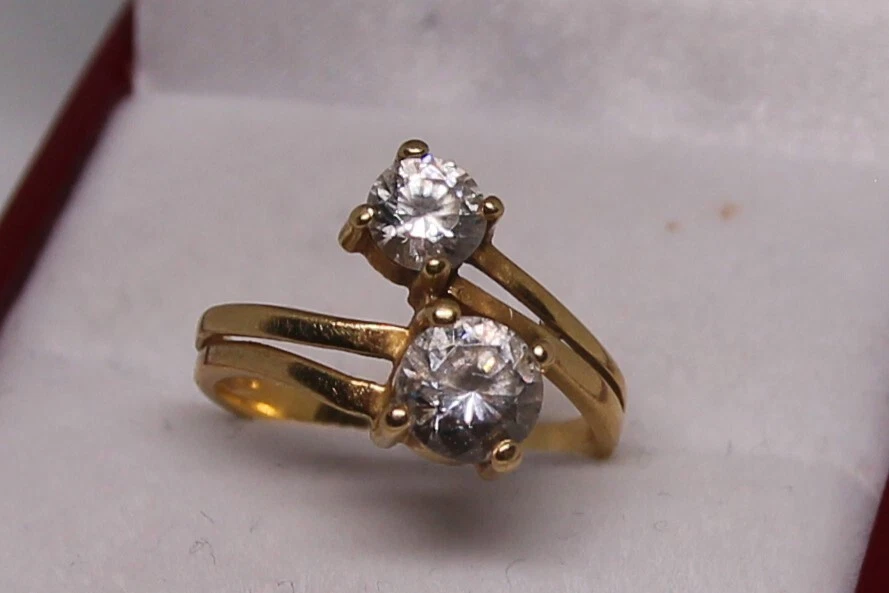 Bague or jaune 18 carats toi et moi pierres couleur diamant - Photo 1/4