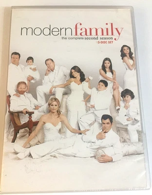 Modern Family The Complete Second Season DVD Ships Free Same Day With Tracking Foto 1 de 4