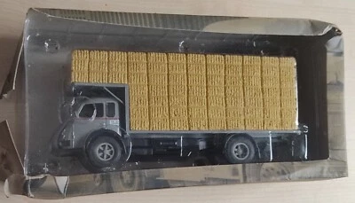  RENAULT FAINEANT Cargamento Paja truck lorry 1/43 die-cast metal  - Imagen 1 de 2