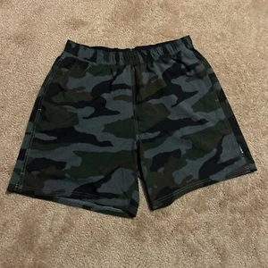 Rogue Shorts Mens Small Camo Athletic Gym Training MMA Crossfit Stretch Wicking - Picture 1 of 4