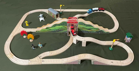 Thomas Wooden Railway MOUNTAIN TUNNEL TRAIN SET Clickity Clack Tracks Complete Cover