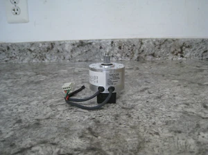 Motor de CC sin escobillas Moog BN23-13EU-01LH silenciador serie usado envío gratuito - Imagen 1 de 5