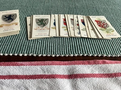 Full set of WILLS SCHOOL ARMS 1906 cigarette cards in VG condition - Image 1 of 2