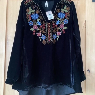 Novo com etiquetas! Túnica Roper Veludo Top Floral Bordado Preto Tamanho XS Boho Fada Ocidental - Imagem 1 de 3