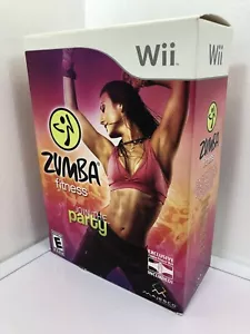 Wii Zumba Fitness Join The Party with Belt & Game Box Set Nintendo Wii, 2010 Nuovo con scatola - Foto 1 di 12