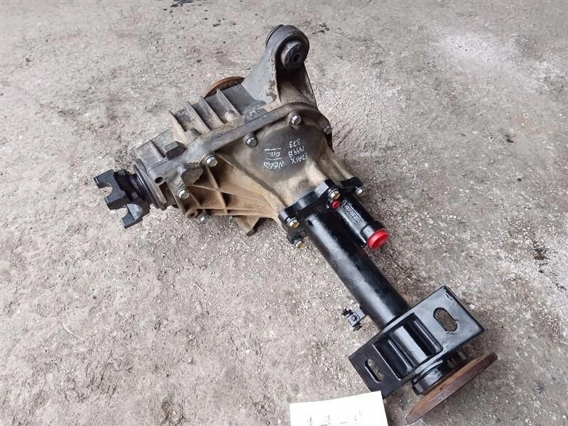 1995-1997 Chevrolet Chevy Tahoe Front Axle Differential Carrier 3.73 Ratio OEM - Image 1 of 4