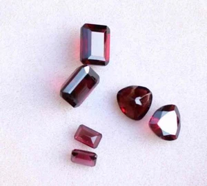 8.80 Cts Natural Red Garnet 6*8 mm Trillion Faceted Cut Loose Gemstone - Picture 1 of 2