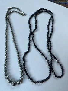 Lote De Colección Largo Pequeño Redondo Negro y Graduado Gris Cuentas con Cierre Marcado Esterlina - Imagen 1 de 13