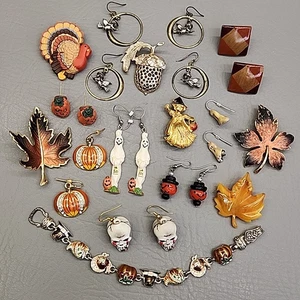 Halloween Herbst Schmuck 16 Stück Thanksgiving Herbst Brosche Ohrringe Totenkopf Geist - Bild 1 von 24