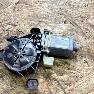 SEAT LEON/OCTAVIA 2017 NEAR SIDE WINDOW REGULATOR MOTOR 500959802 - Image 1 of 4