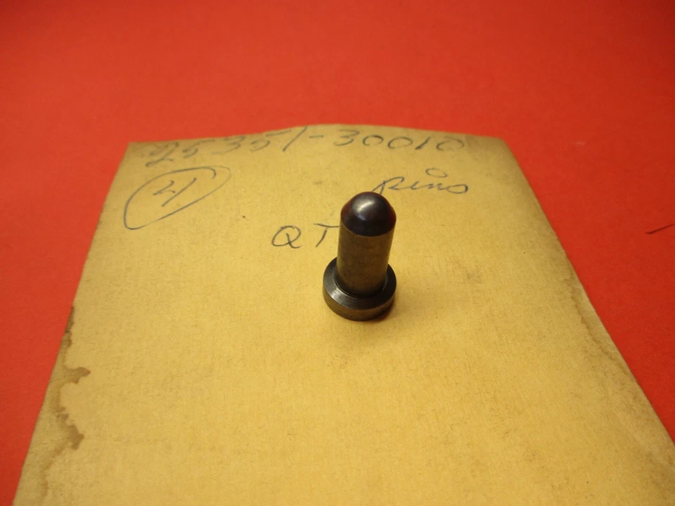 Nuevo de Lote Antiguo OEM SUZUKI GT750 GT550 RL250 TM250 TAPÓN DE CAMBIO DE MARCHAS 25351-30010 Foto 1 de 1