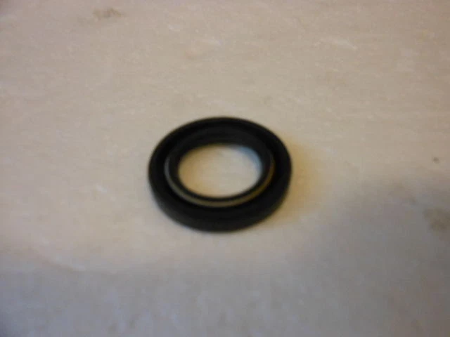 NOS Honda 1961 CA72 1961 CB72 1961 CB77 1962 CL72 Oil Seal 30x62x8 91203-259-000 - Image 1 of 1