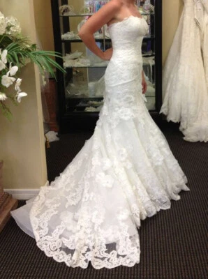 Vestido de novia Allure Romance 14 flores sin tirantes de encaje 3D con cuentas C185 Foto 1 de 4