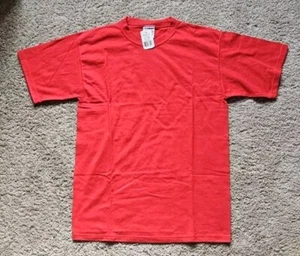 T-shirt vintage Pluma rossa cotone pesante uomo taglia media made in USA NUOVA CON ETICHETTE - Foto 1 di 6
