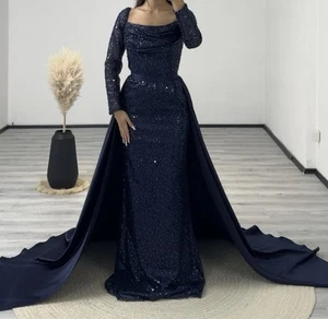 Abendkleid Mit Abnehmbarer Schleppe - Bild 1 von 5