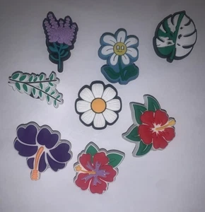 Lote de 8 dijes de cocodrilo de flores - Imagen 1 de 5