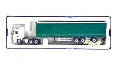 CORGI 1/50 SCALE - CC13747 - REPAINTED/REFINISHED GREEN TRAILER & WHITE SCANIA - Image 1 of 4