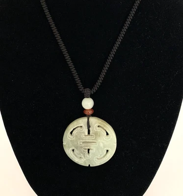 Collar De Colección Artesanal Tallado 2" Redondo Verde Jade Colgante con Cordón Ajustable Negro Foto 1 de 4