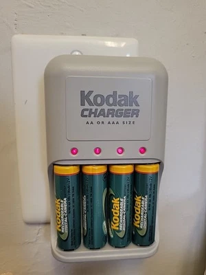 Cargador de batería Kodak K605 Ni-MH tamaño AA o AAA PROBADO ENVÍO RÁPIDO EL MISMO DÍA Foto 1 de 4