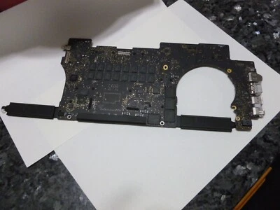 Logic board  2015 Macbook Pro Retina 15" A1398 2.2GHz Intel i7 Intel GPU - Image 1 of 4