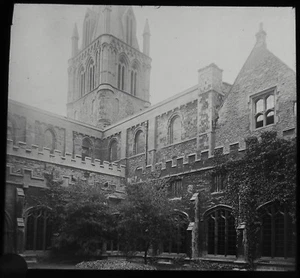 Glass Magic Lantern Slide CHRIST CHURCH COLLEGE CLOISTERS OXFORD C1900 OLD PHOTO - Picture 1 of 2