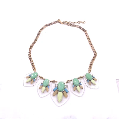 J. Collar babero Crew blanco roto y verde Lucite llamativo tono dorado 18 a 21 Foto 1 de 4
