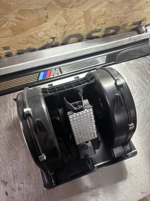 Unidad de ventilador y resistencia soplador calefacción interior BMW E60 E61 535d 530d 520d 525d 04-10 Foto 1 de 4