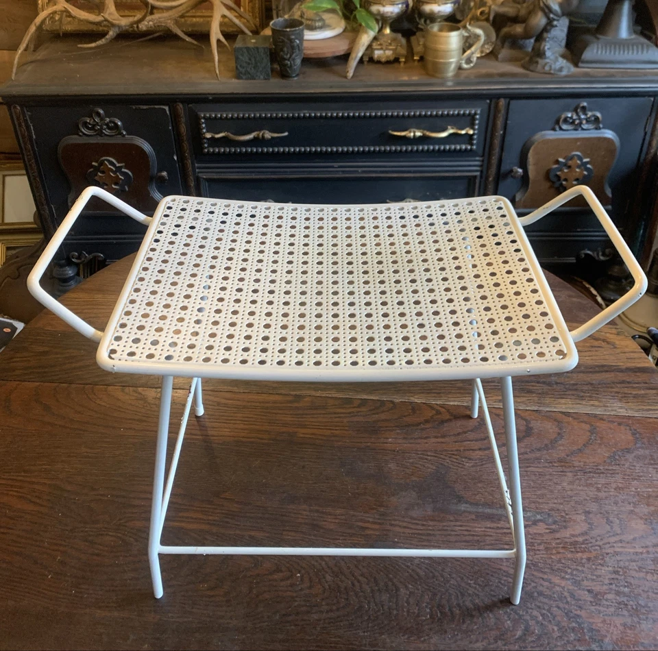 Vintage MCM 60er Jahre Salterini Stil Metall Bank Emaille weiß perforiert Hocker Waschtisch - Bild 1 von 4