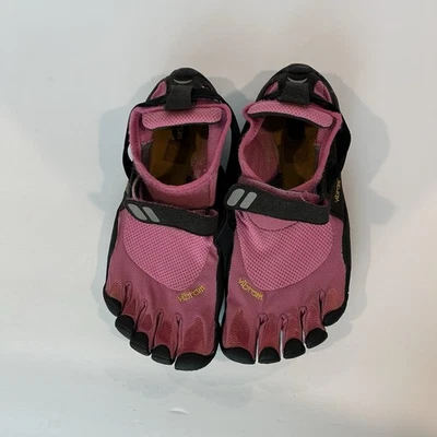 Zapato deportivo descalzo Vibram Five Finger Trek rosa para mujer  Foto 1 de 4